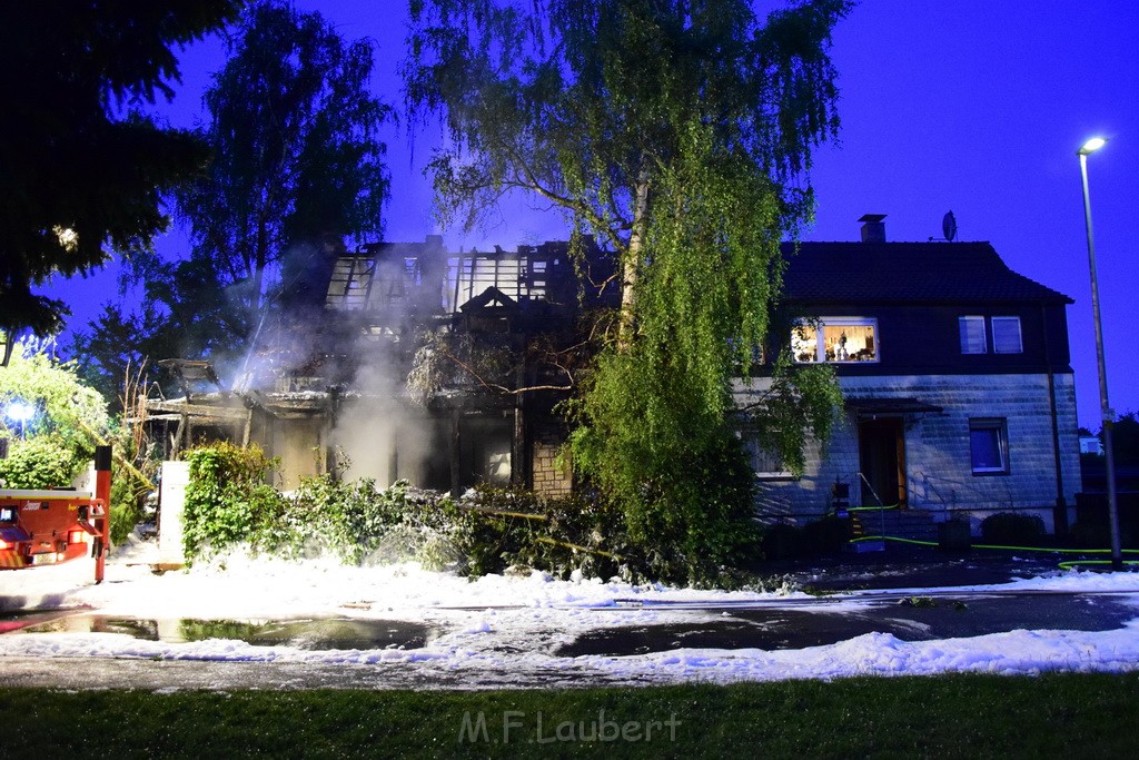 Grossfeuer Einfamilienhaus Siegburg Muehlengrabenstr P0706.JPG - Miklos Laubert